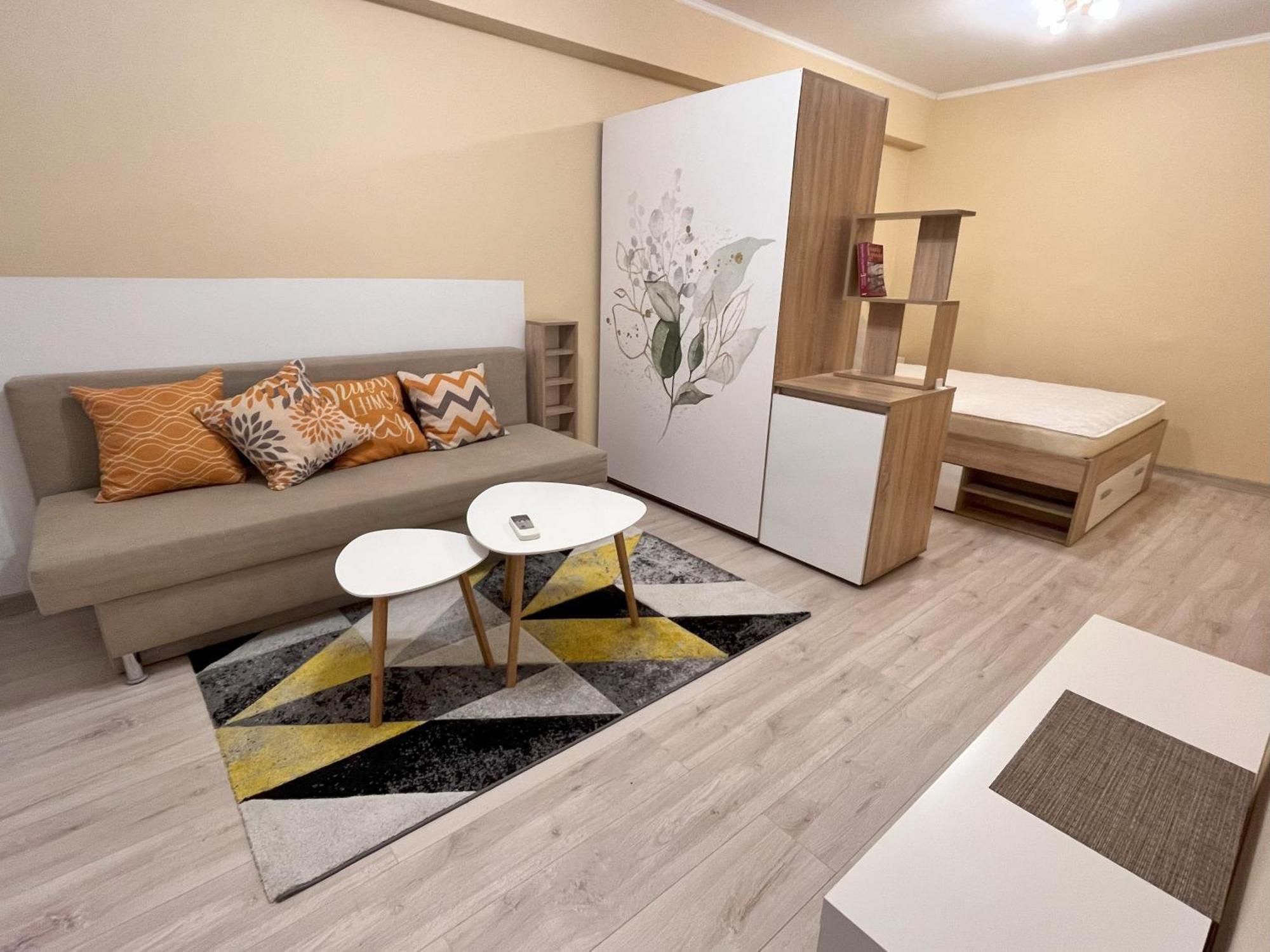 Cozy Near Center *